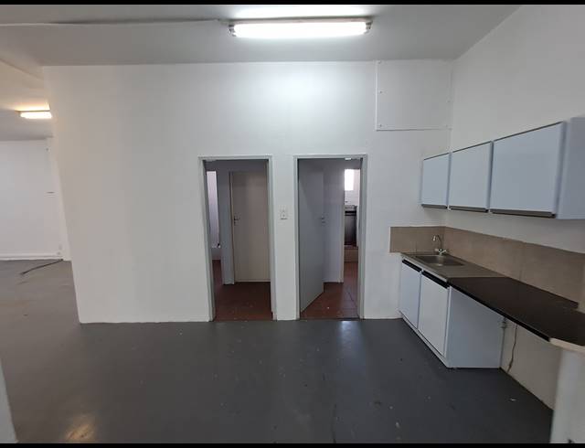 215M² OFFICE TO LET IN GLENHAZEL